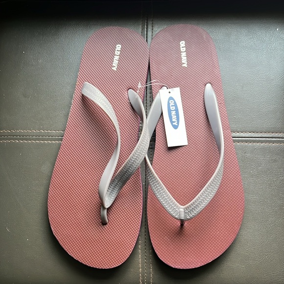 Old Navy | Flip Flops Pool Beach Shower Navy Burgundy Bundle Size 10/11 - Picture 2 of 5